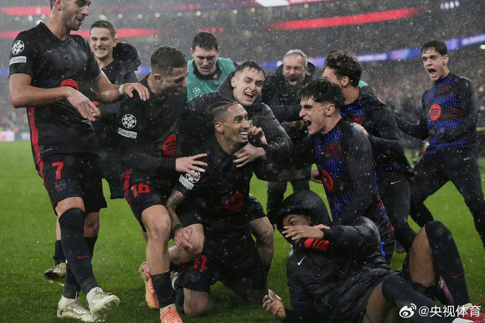 包含波兰苦战欧洲杯资格赛:维主场失利,克罗地亚罢游的词条 包含波兰苦战欧洲杯资格赛:维主场失利,克罗地亚罢游的词条