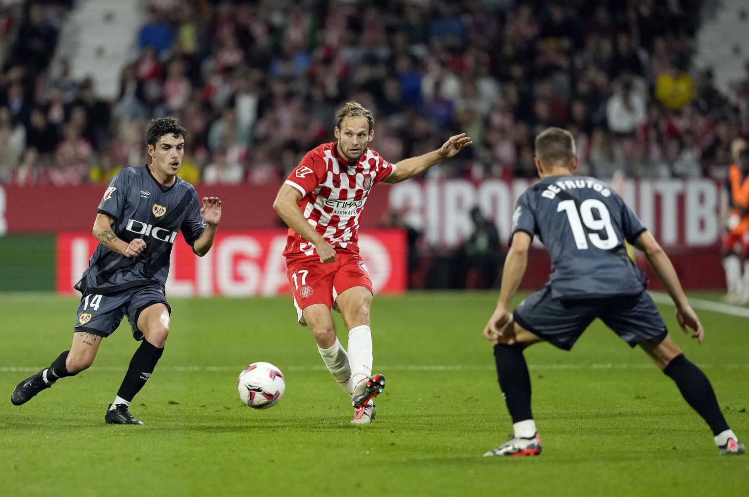 包含西班牙客场完胜斯洛伐克,小组第一可期的词条 包含西班牙客场完胜斯洛伐克,小组第一可期的词条