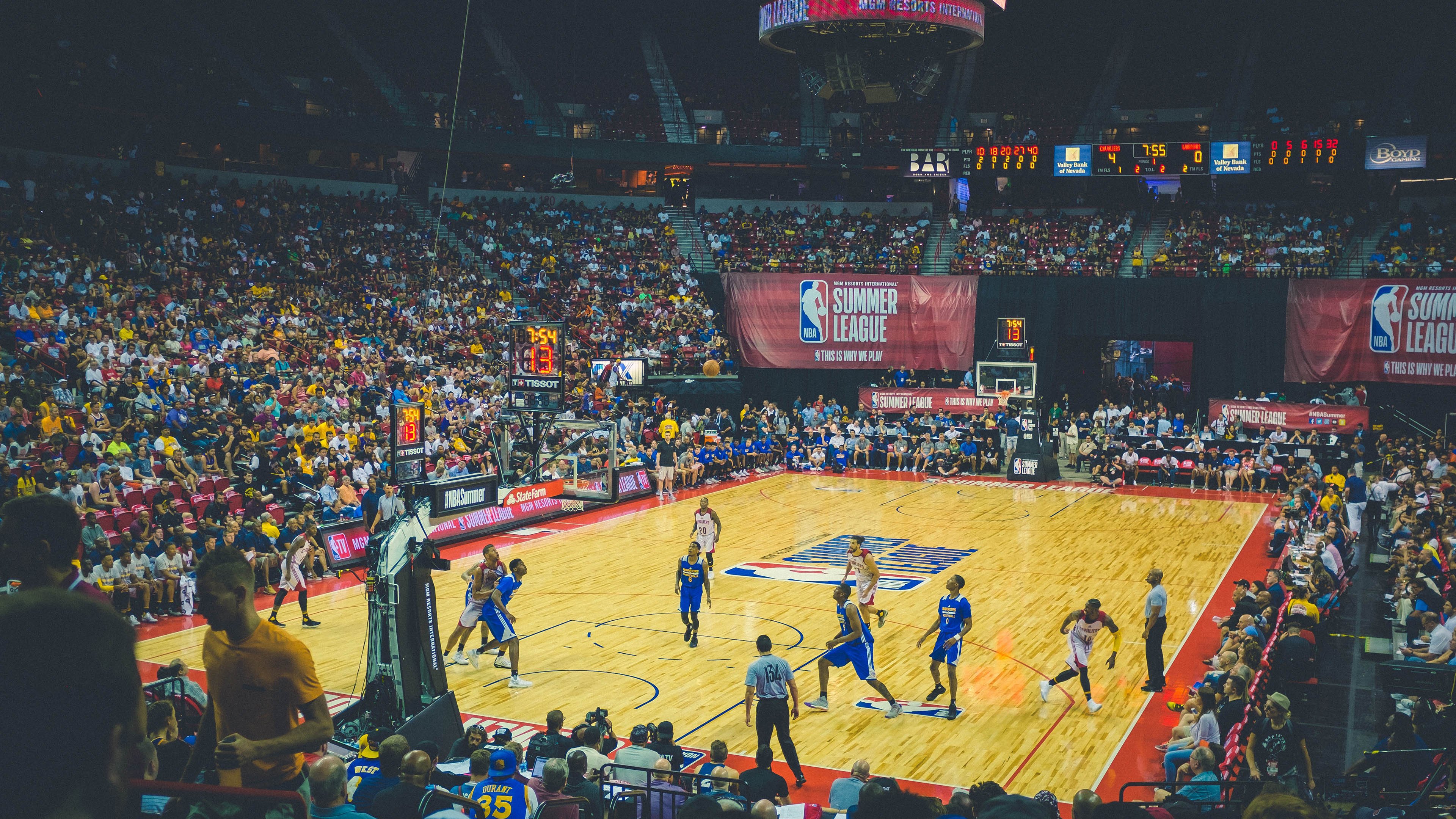 奥运周期关键战焦点战,雷霆力克活塞的战术启示